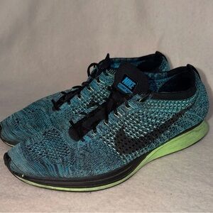 Nike Men's Teal and Black Athletic Shoes